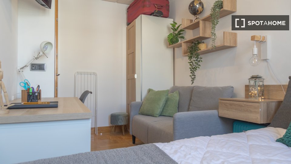 Double room Madrid, 5 beds — photo 8