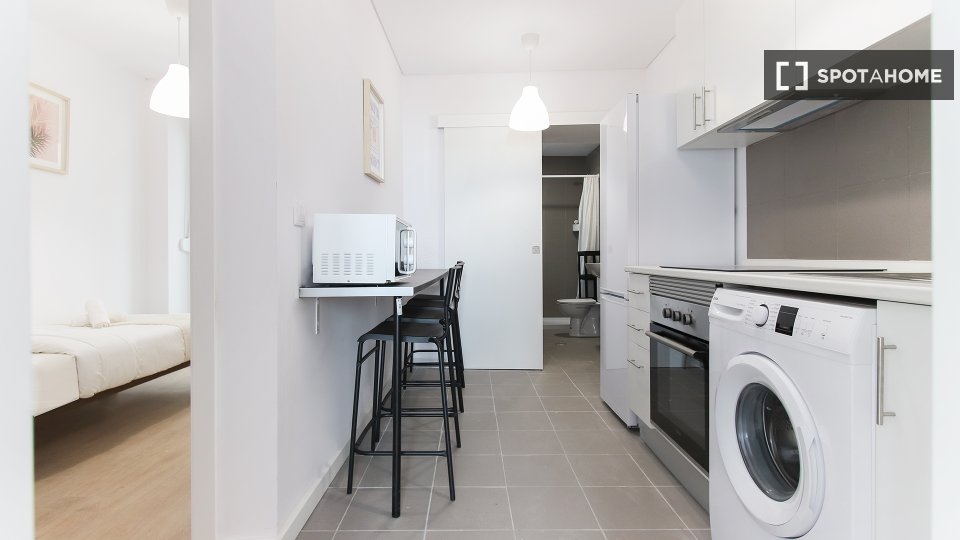 Double room Lisbon, 4 beds — photo 13