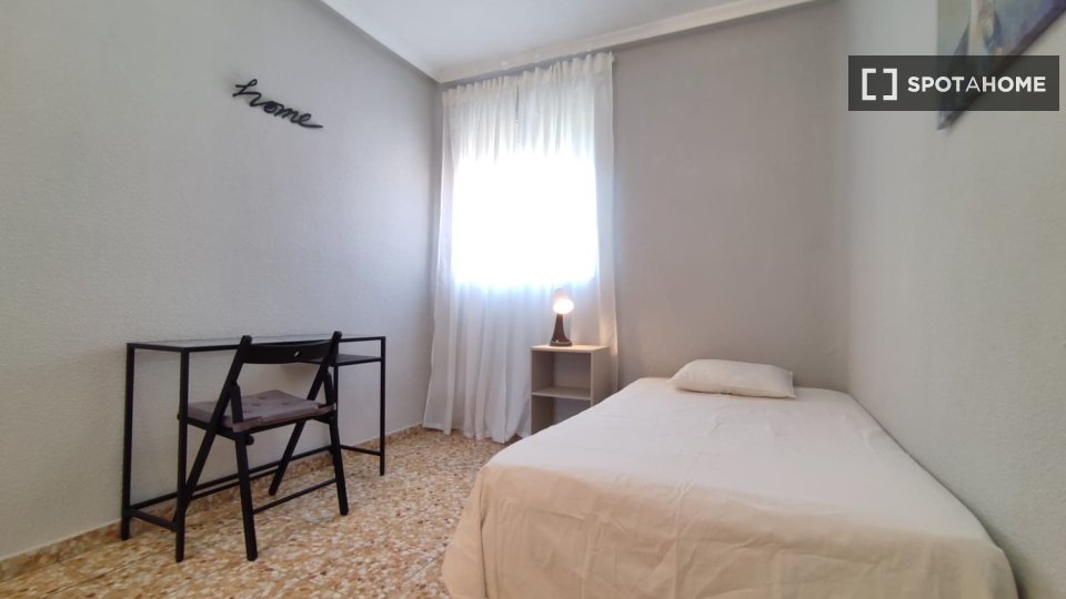 Chambre double Madrid, 4 chambres — photo 10