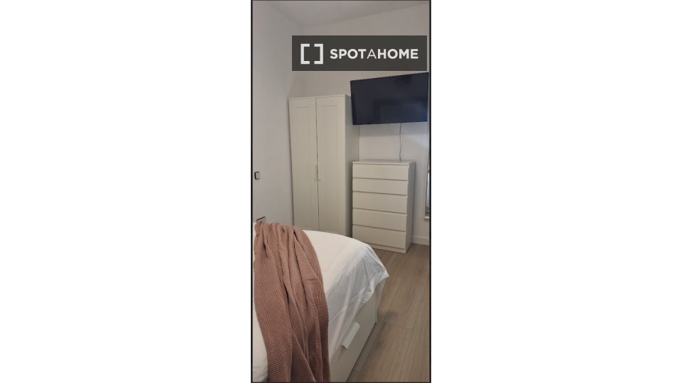 Double room Madrid, 5 beds — photo 9