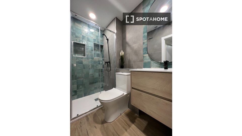 Double room Madrid, 3 beds — photo 1