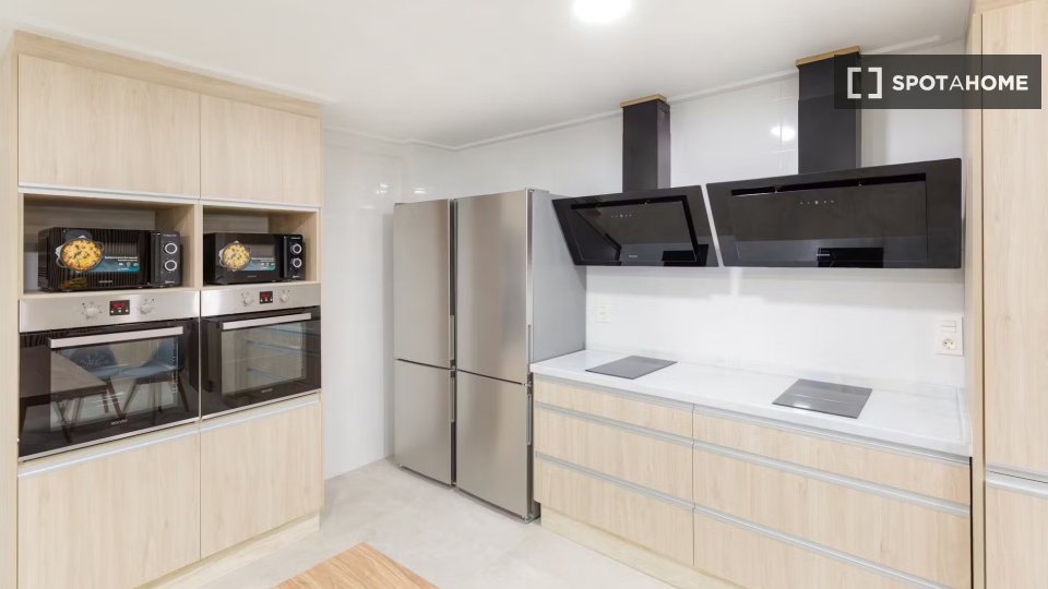 Double room Alicante, 8 beds, 201m² — photo 1