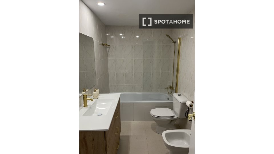 Apartment Valencia, 3 beds, 105m² — photo 15