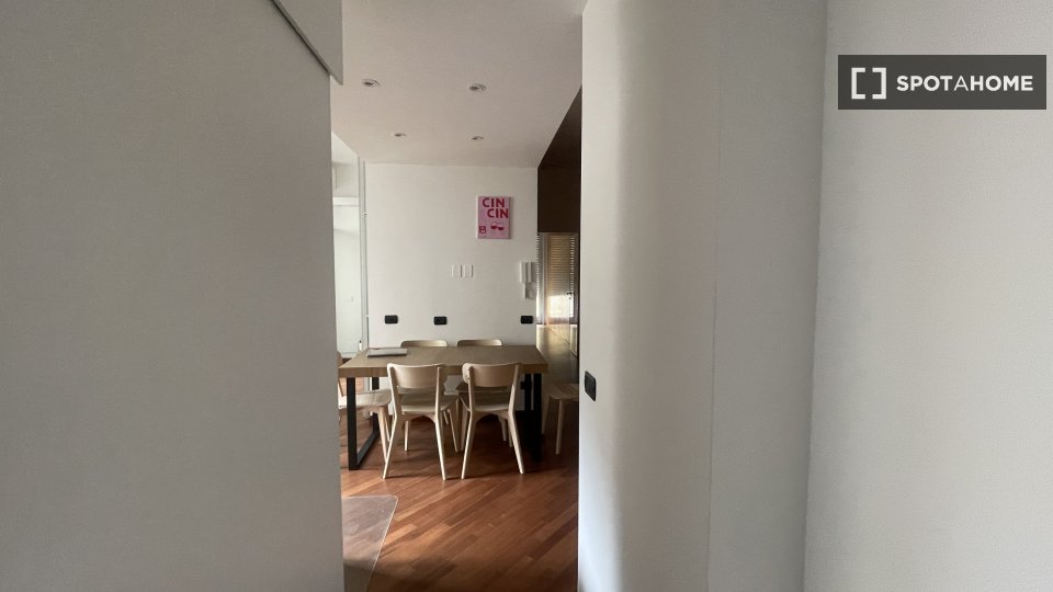 Double room Milan, 3 beds, 80m² — photo 1