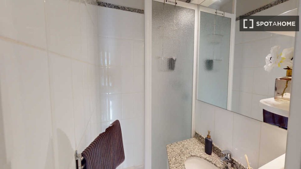 Double room Paris, 5 beds, 100m² — photo 12