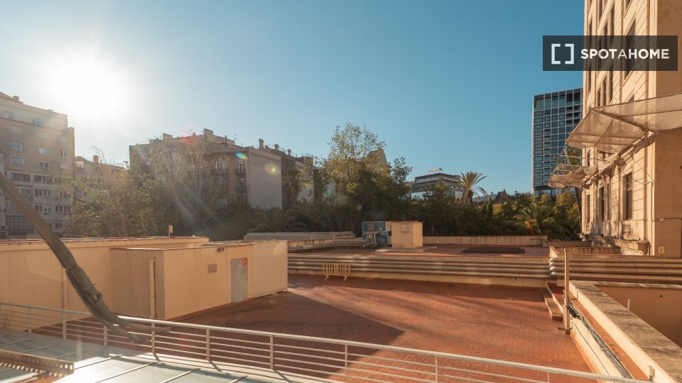 Double room Barcelona, 10 beds, 180m² — photo 10