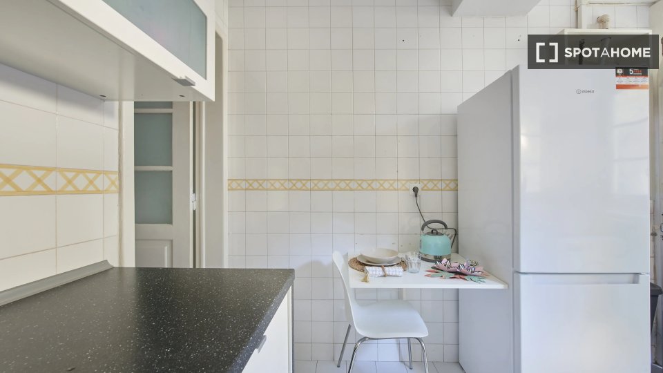 Double room Lisbon, 4 beds — photo 19