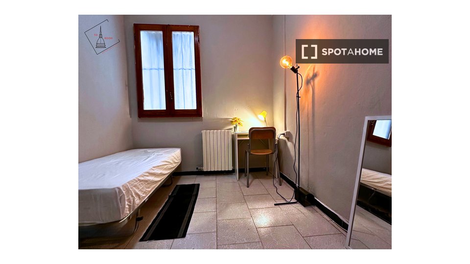 Double room Turin, 3 beds — photo 43