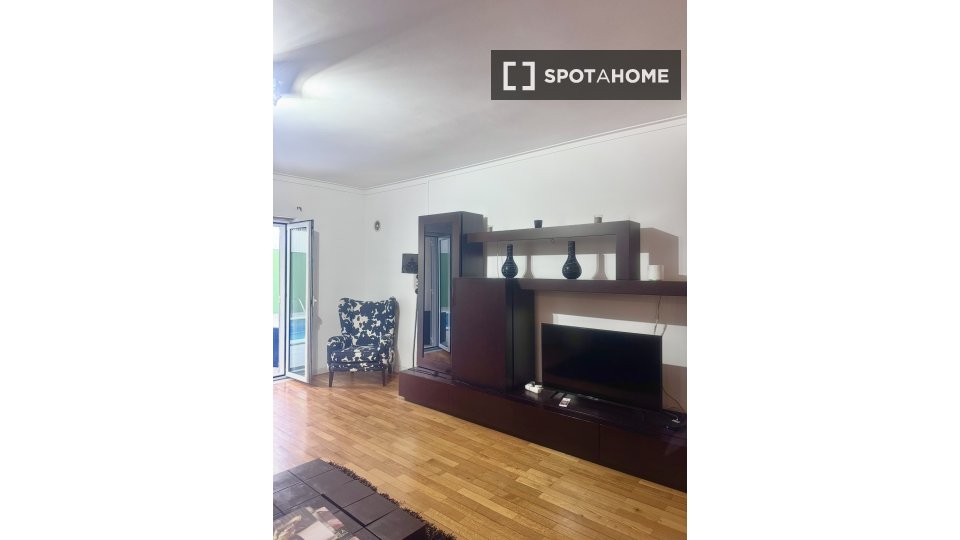 Apartment Lisbon, 3 beds, 160m² — photo 15