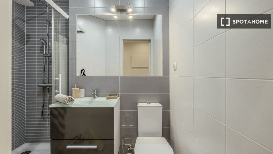 Apartment Lisbon, 2 beds — photo 18