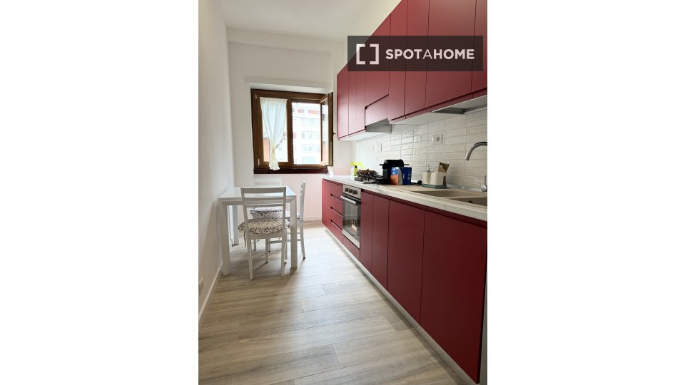 Double room Rome, 3 beds, 90m² — photo 6