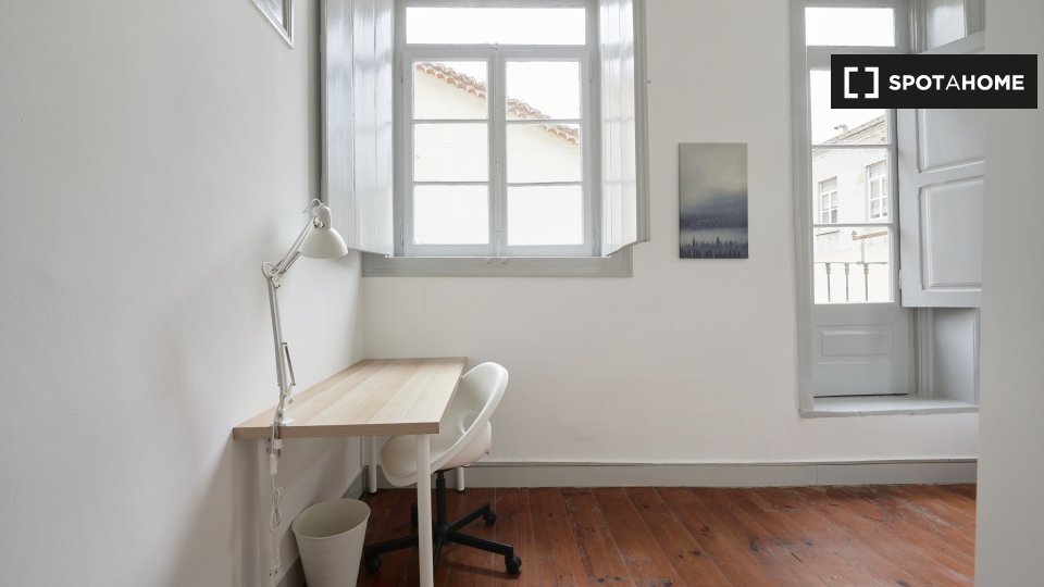 Double room Lisbon, 4 beds — photo 22