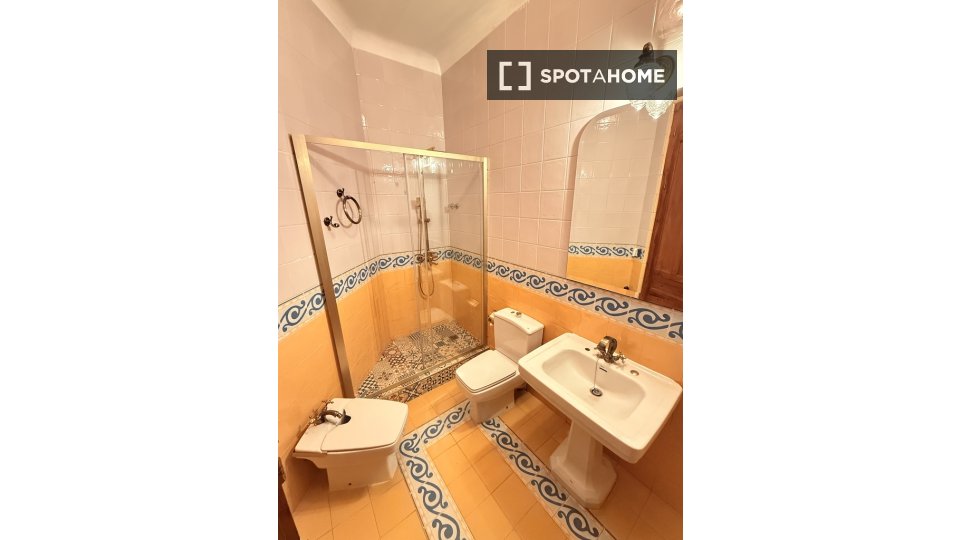Double room Granada, 1 bed — photo 6