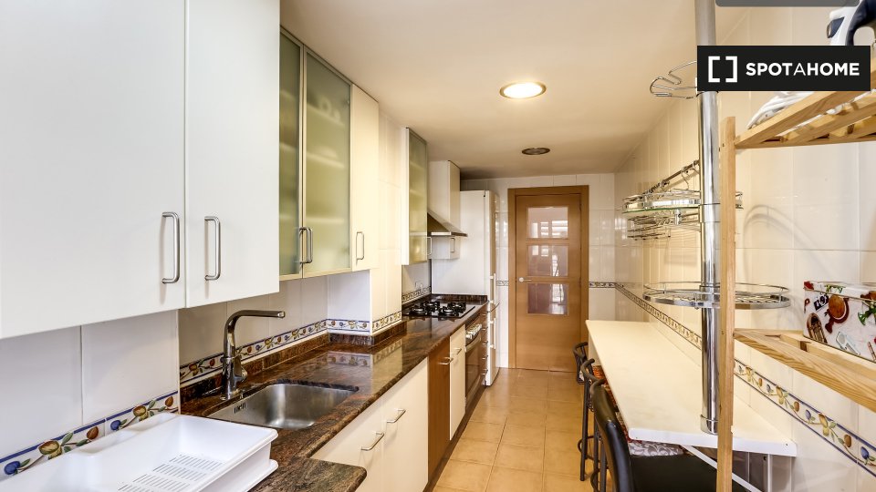 Double room Valencia, 2 beds — photo 24