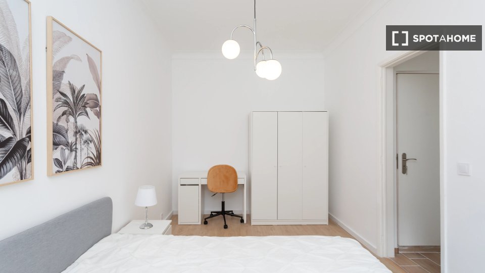 Double room Lisbon, 5 beds — photo 2
