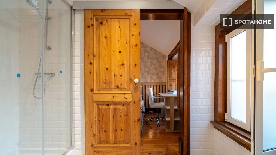 Double room Lisbon, 9 beds — photo 12