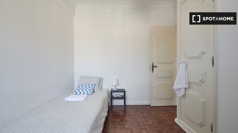 Double room Lisbon, 8 beds — photo 5