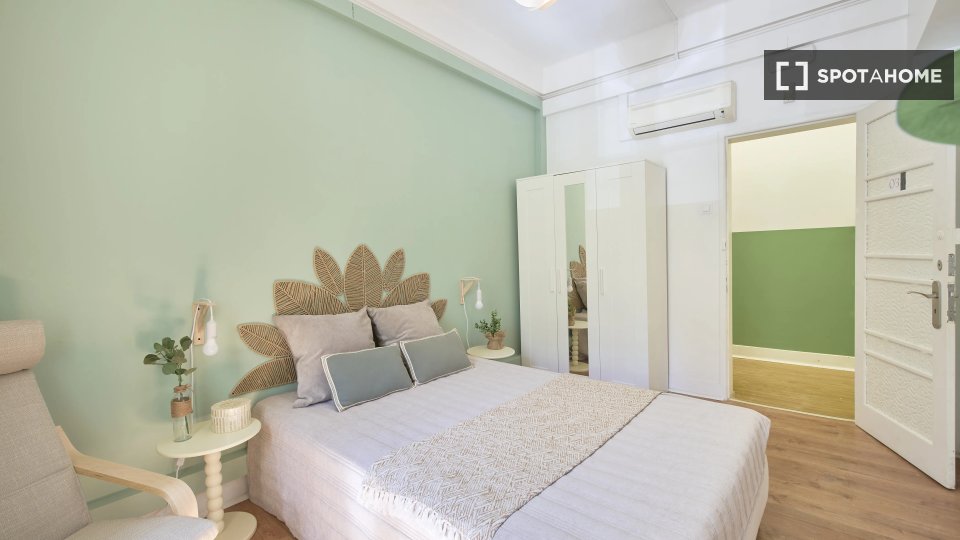 Double room Lisbon, 9 beds — photo 12