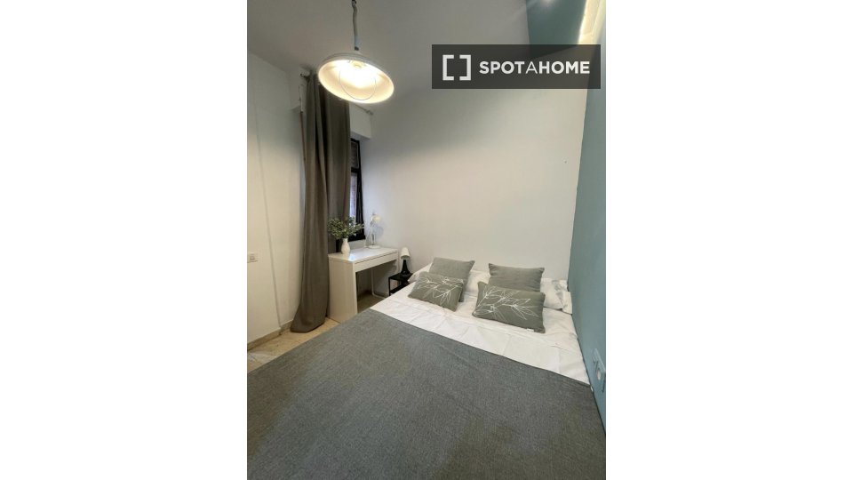 Double room Seville, 8 beds, 180m² — photo 18