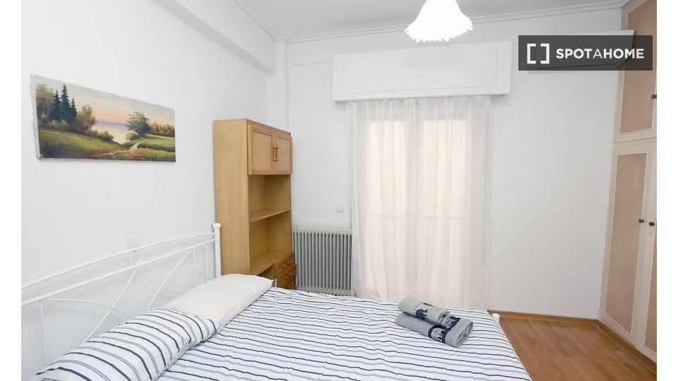 Double room Athens, 5 beds — photo 10