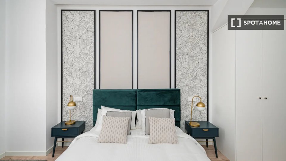 Double room Madrid, 5 beds — photo 15