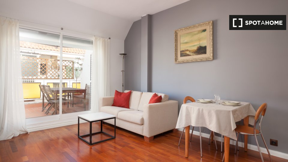 Apartment Barcelona, 2 beds, 55m² — photo 1