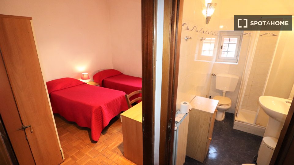 Double room Florence, 6 beds, 200m² — photo 9
