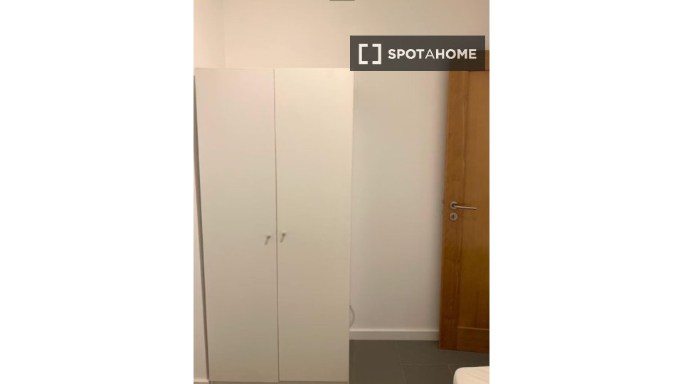 Double room Lisbon, 6 beds, 150m² — photo 12