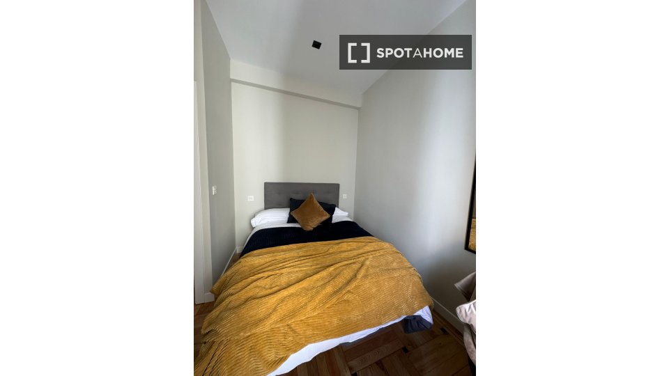Double room Madrid, 8 beds, 139m² — photo 12