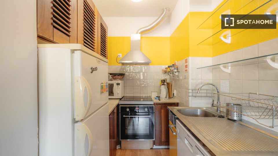 Double room Lisbon, 2 beds — photo 7