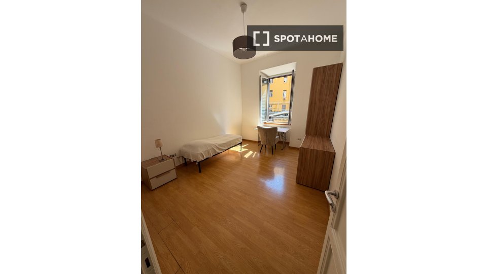 Double room Rome, 2 beds, 98m² — photo 5