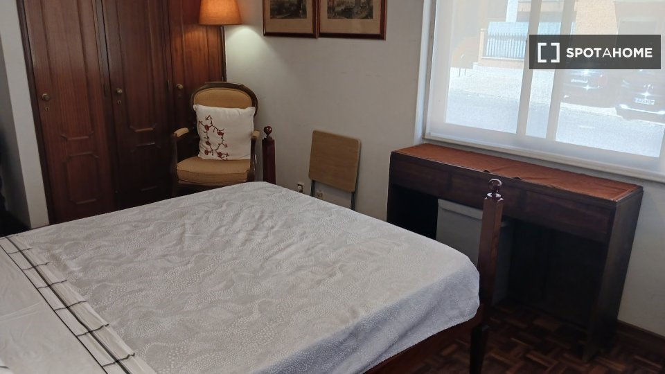 Double room Lisbon, 4 beds, 120m² — photo 2