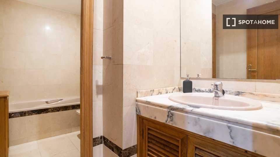 Double room Alicante, 6 beds — photo 15