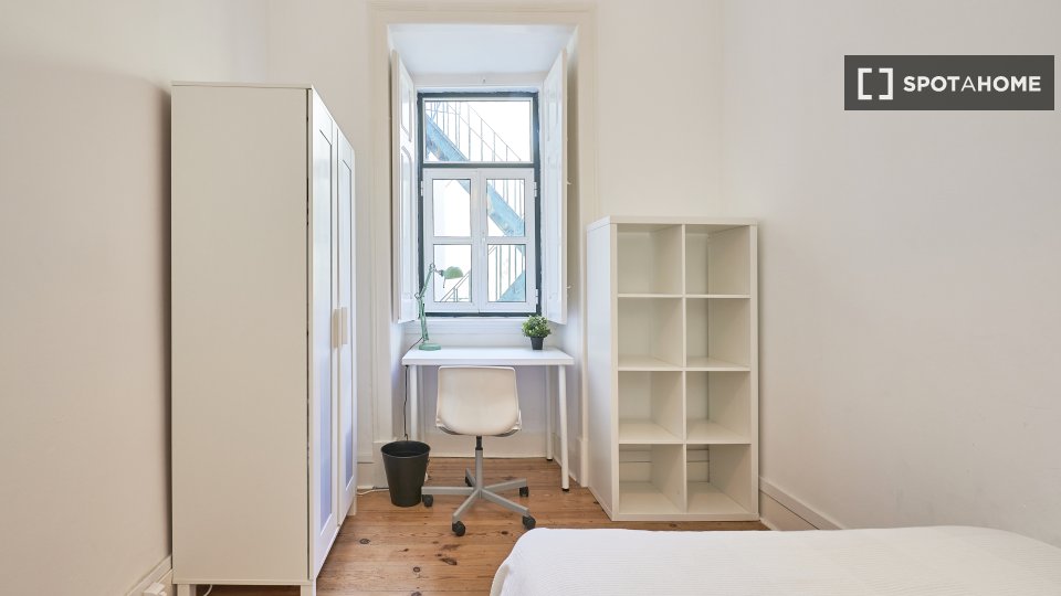 Double room Lisbon, 7 beds, 110m² — photo 28