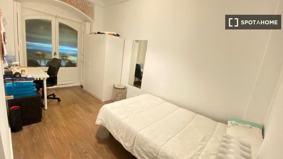 Double room Madrid, 8 beds — photo 6