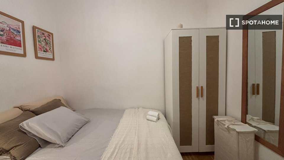 Double room Barcelona, 5 beds, 100m² — photo 6