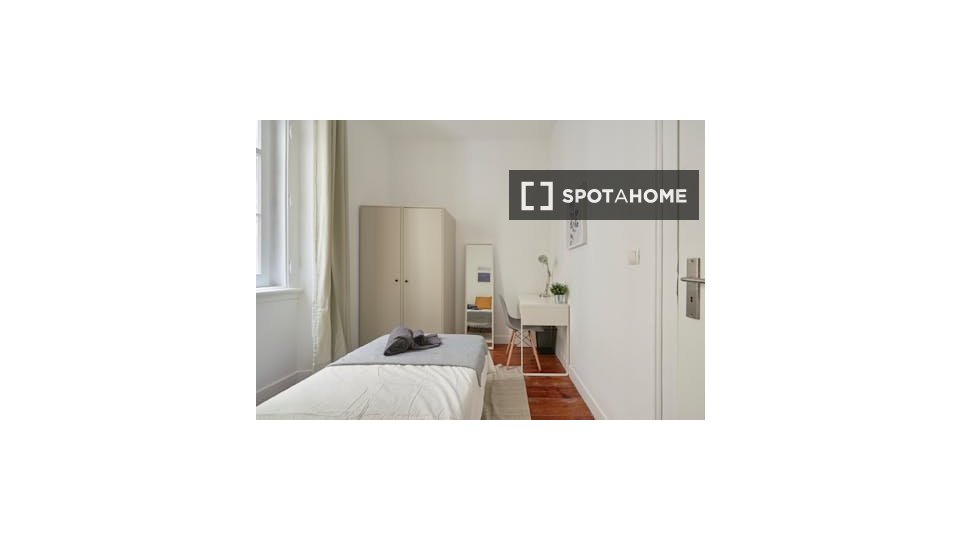 Double room Lisbon, 6 beds — photo 6