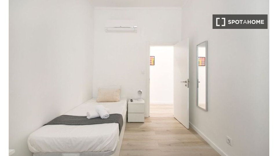 Double room Lisbon, 7 beds — photo 6