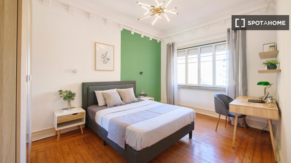 Double room Lisbon, 6 beds — photo 30