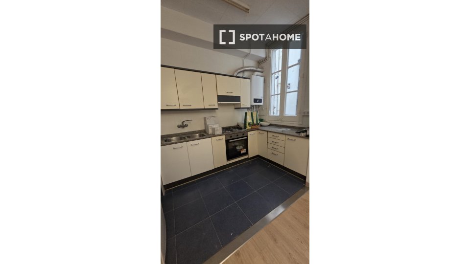 Double room Barcelona, 7 beds, 180m² — photo 3