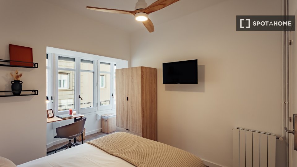 Double room Barcelona, 8 beds, 207m² — photo 5