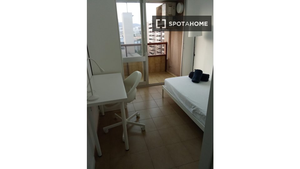 Habitación en piso compartido en alquiler en Oliveros, Almería.