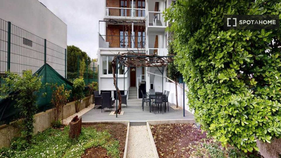 Double room Paris, 11 beds, 190m² — photo 8