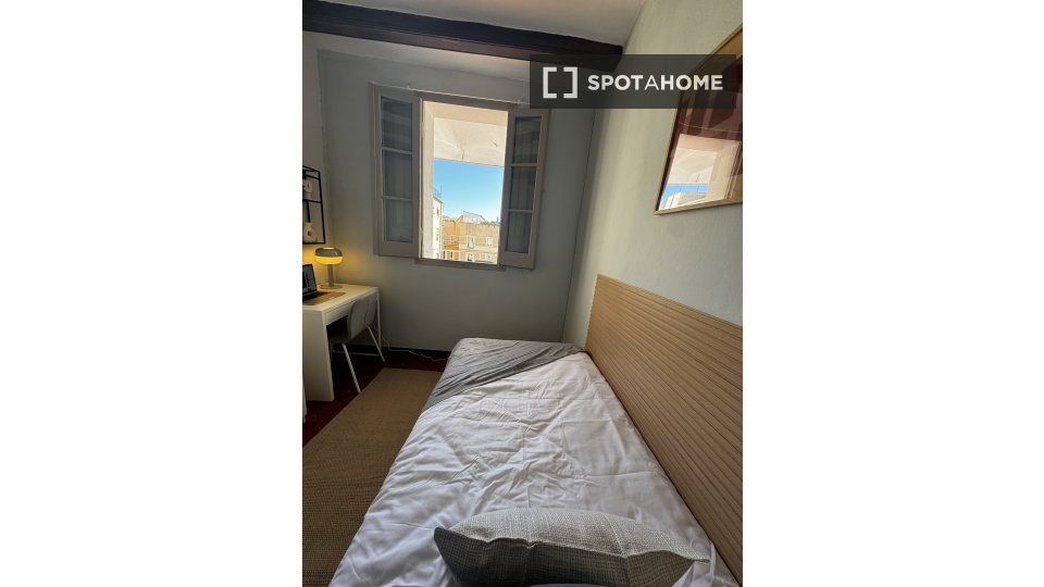 Double room Barcelona, 5 beds, 120m² — photo 10