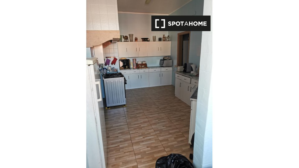 Double room Lisbon, 5 beds — photo 6