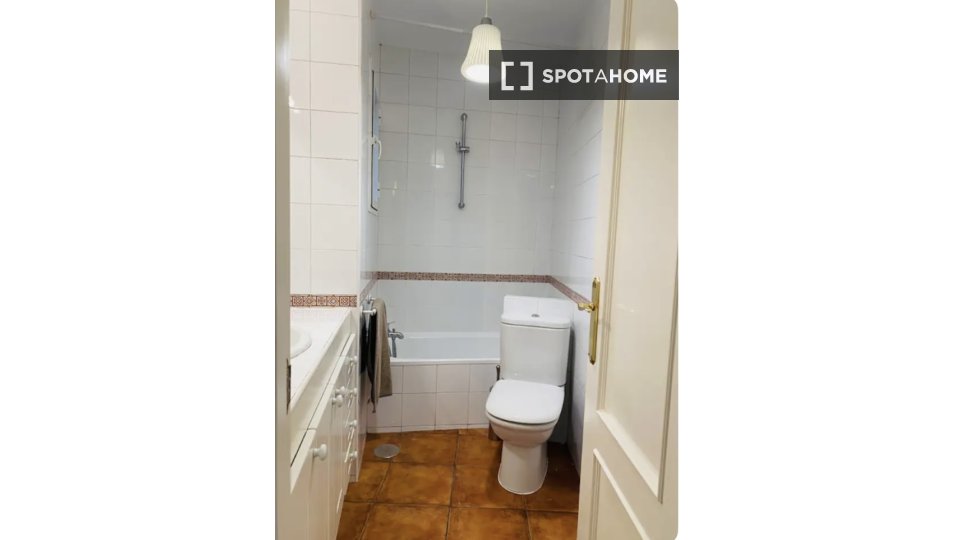 Double room Madrid, 2 beds, 65m² — photo 1