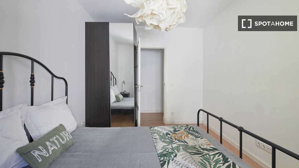 Double room Lisbon, 6 beds — photo 12