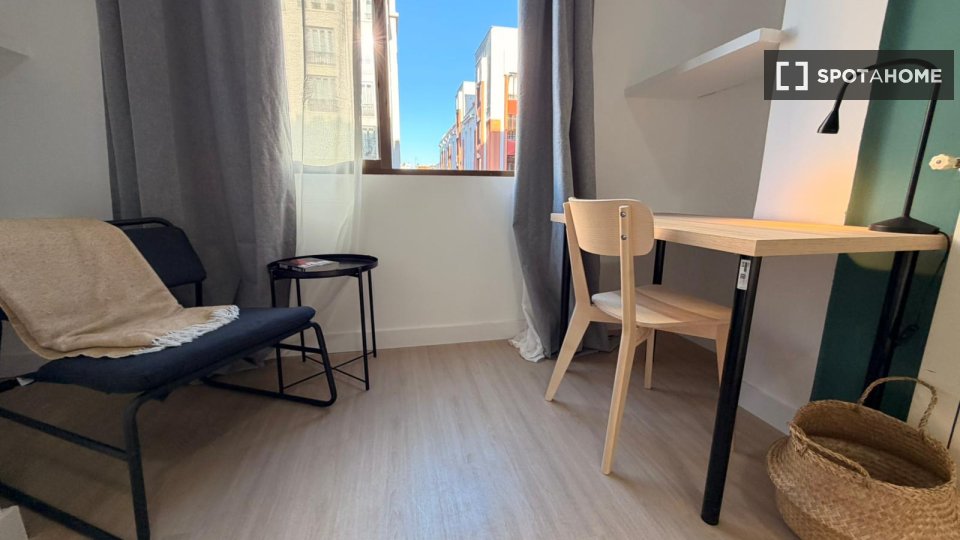 Double room Madrid, 5 beds, 90m² — photo 34