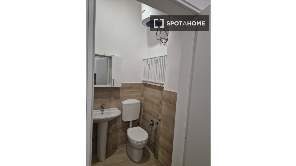 Double room Turin, 1 bed, 28m² — photo 3