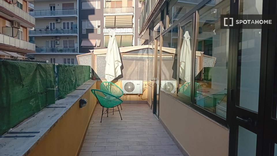 Double room Rome, 3 beds, 75m² — photo 36